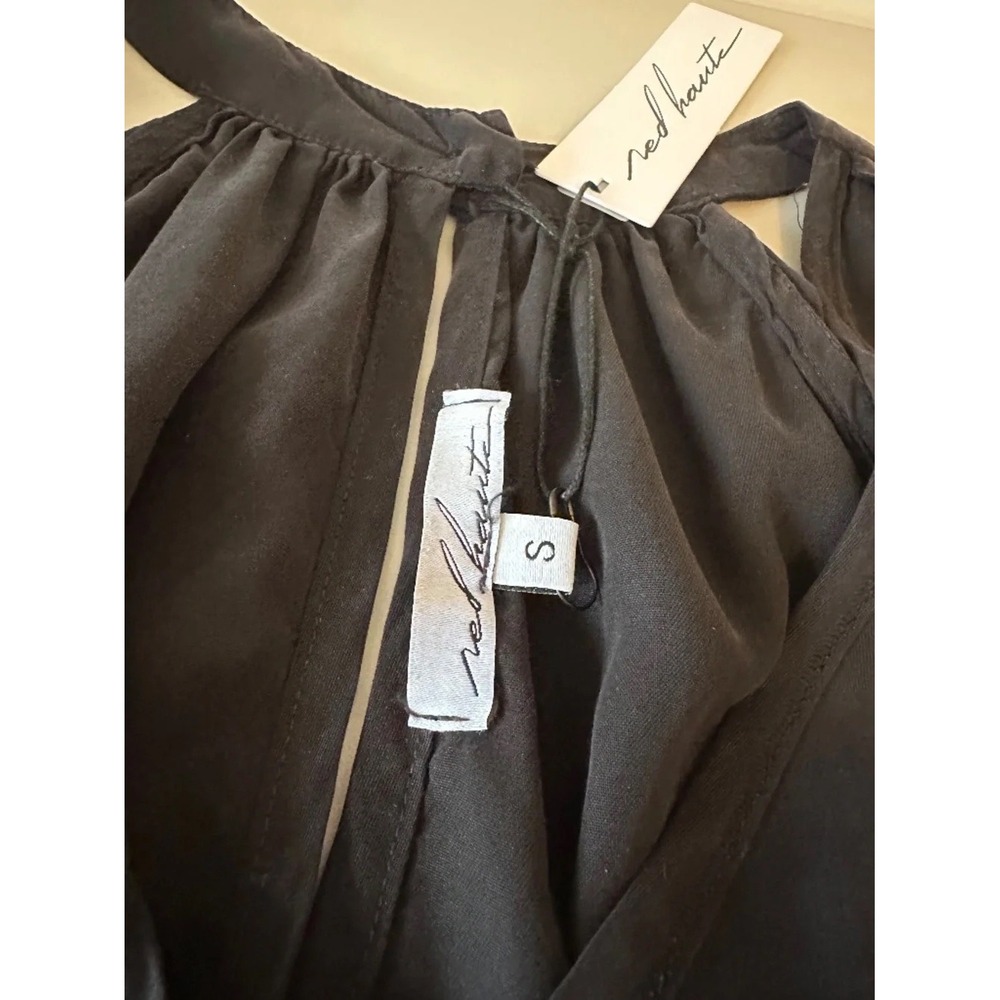 NWT Red Haute Cold Shoulder Smocked Peplum V-Neck Top‎ in Black | Size Small - Picture 7 of 7